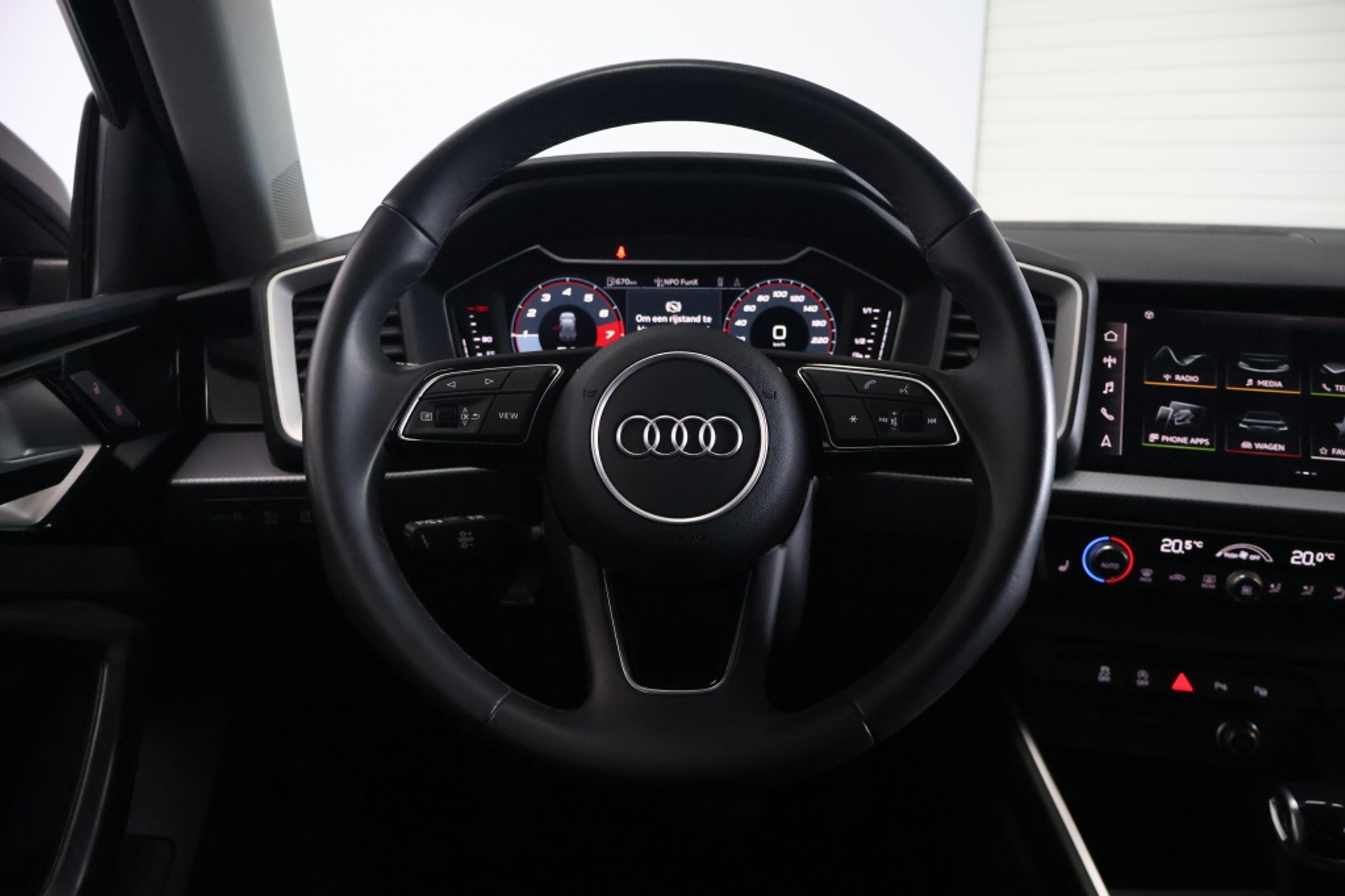 45075165-5.jpg