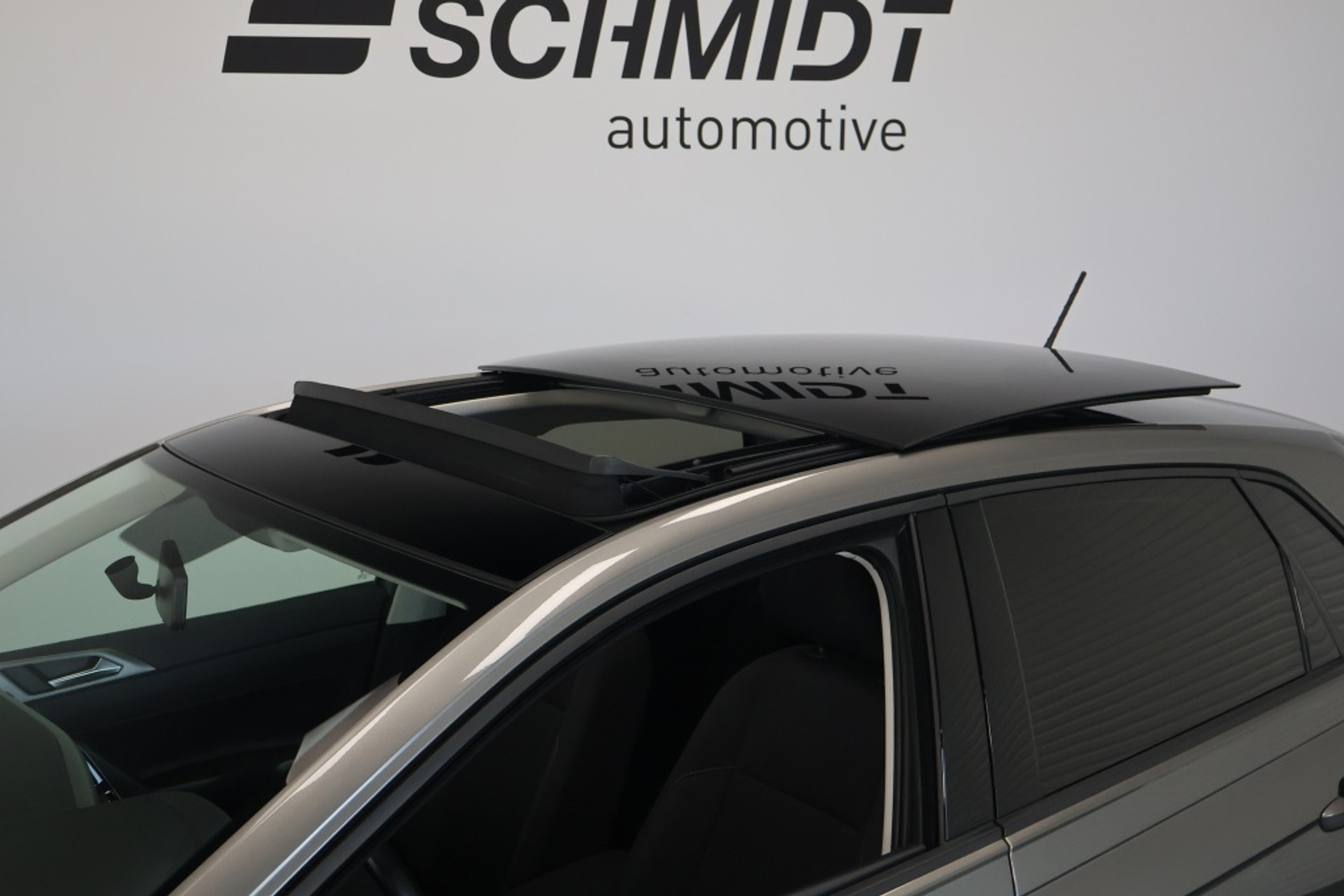 45752062-7.jpg