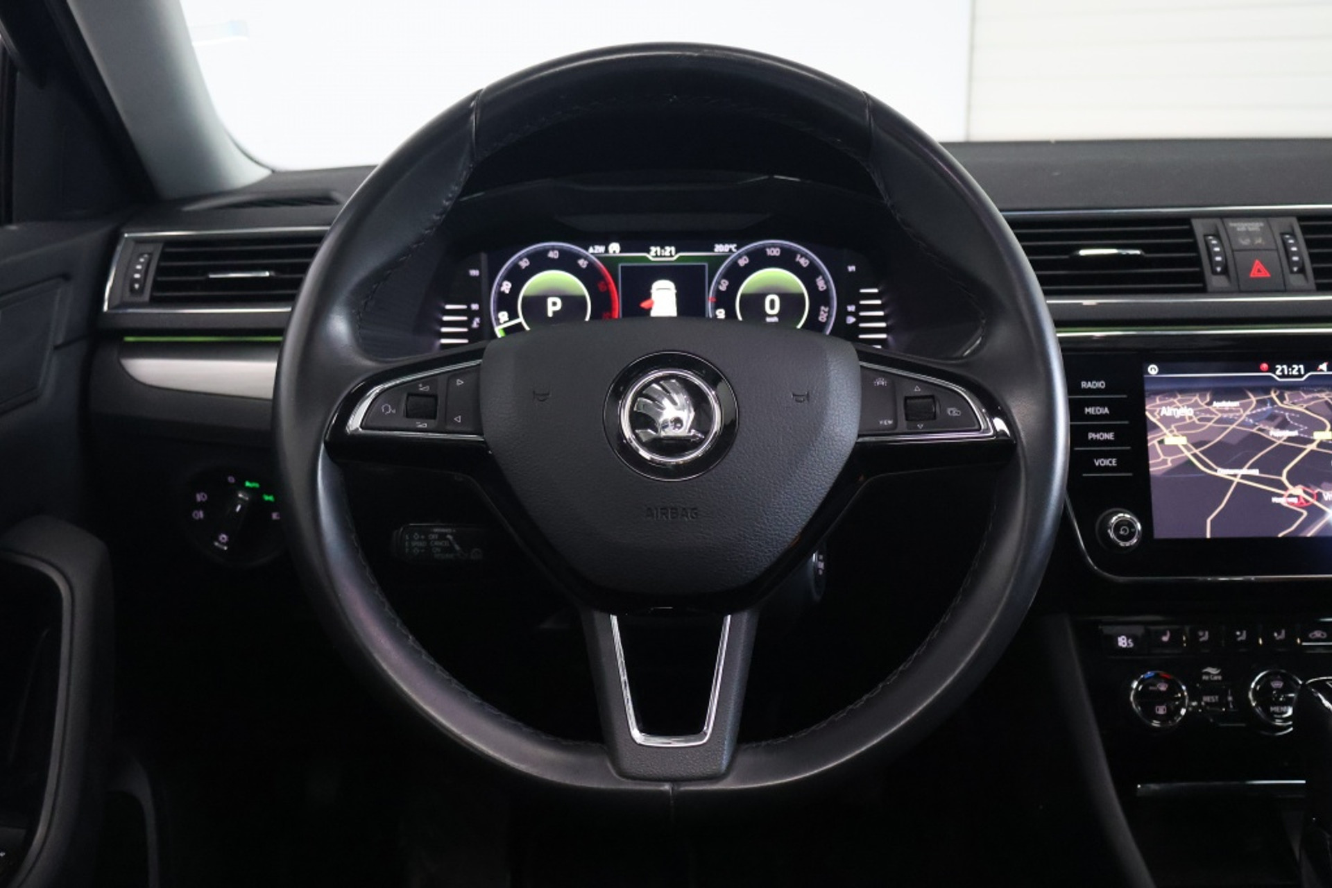 45851727-10.jpg