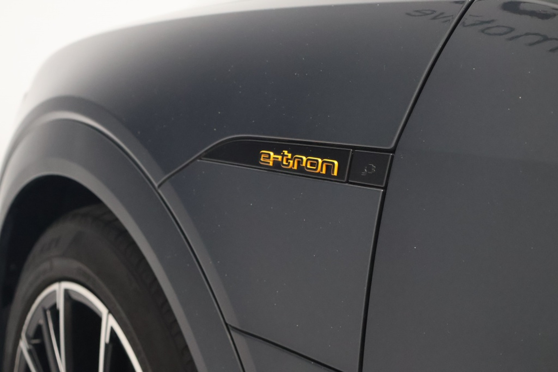 46306739-13.jpg