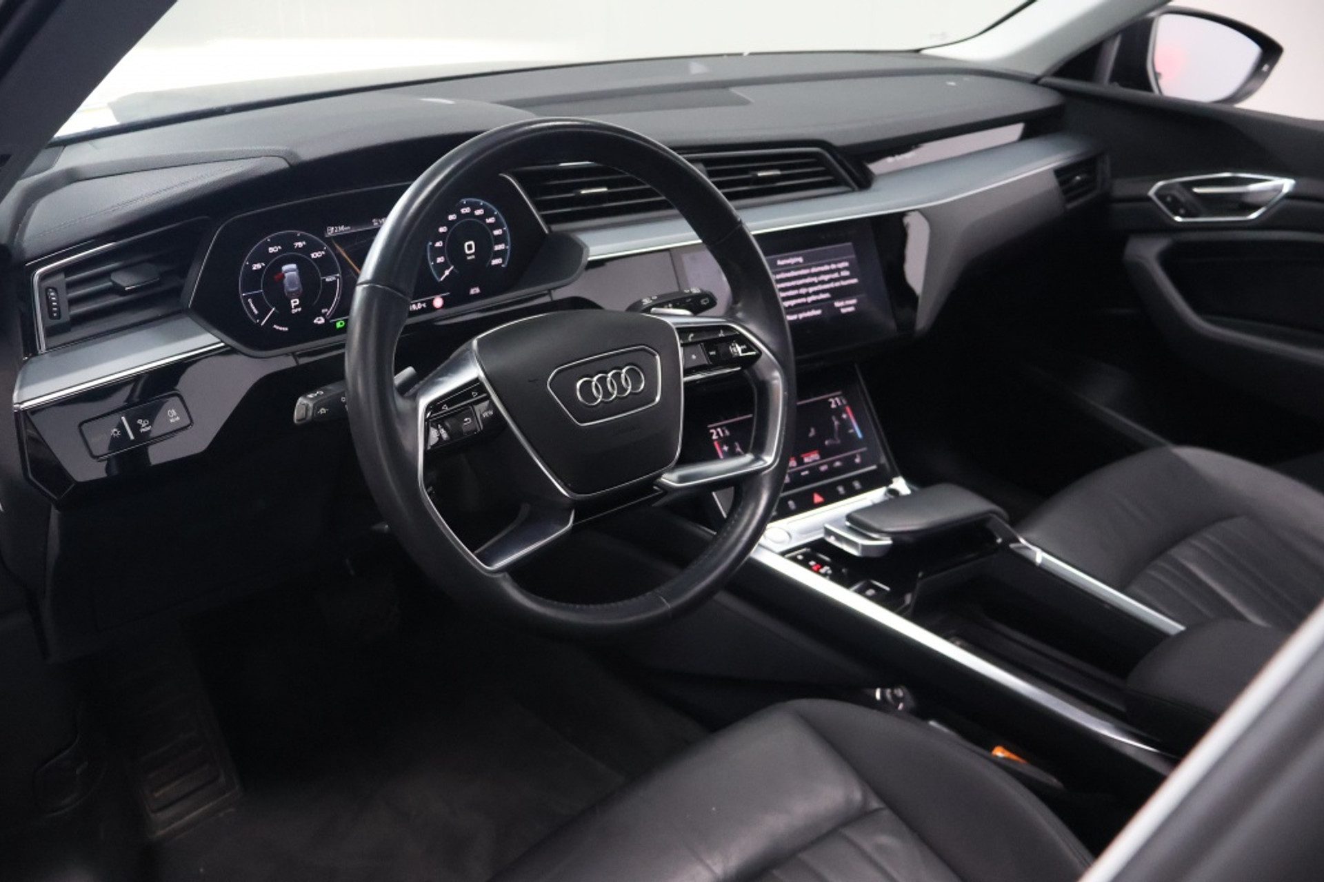 46306739-8.jpg