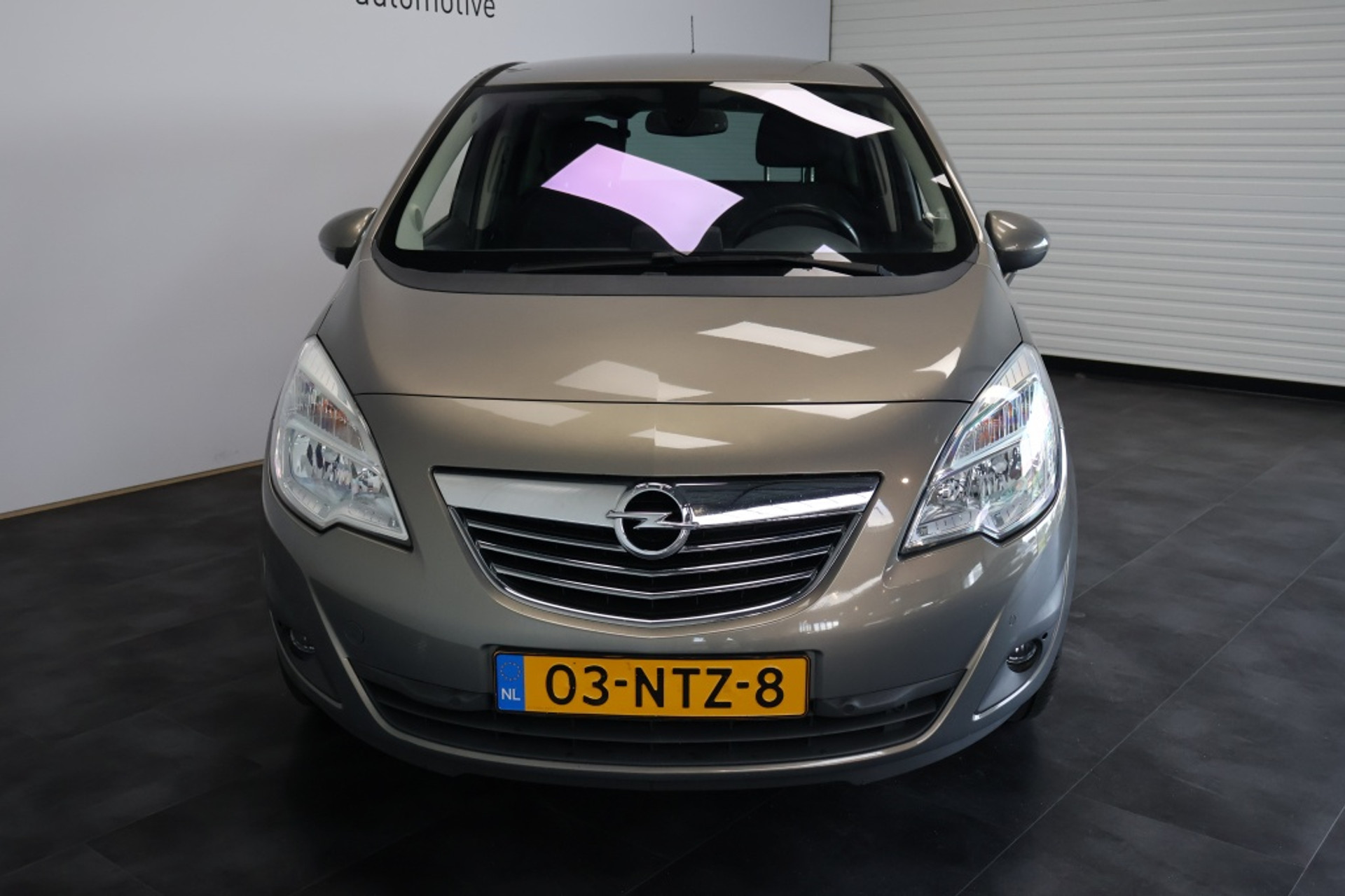 46825332-1.jpg