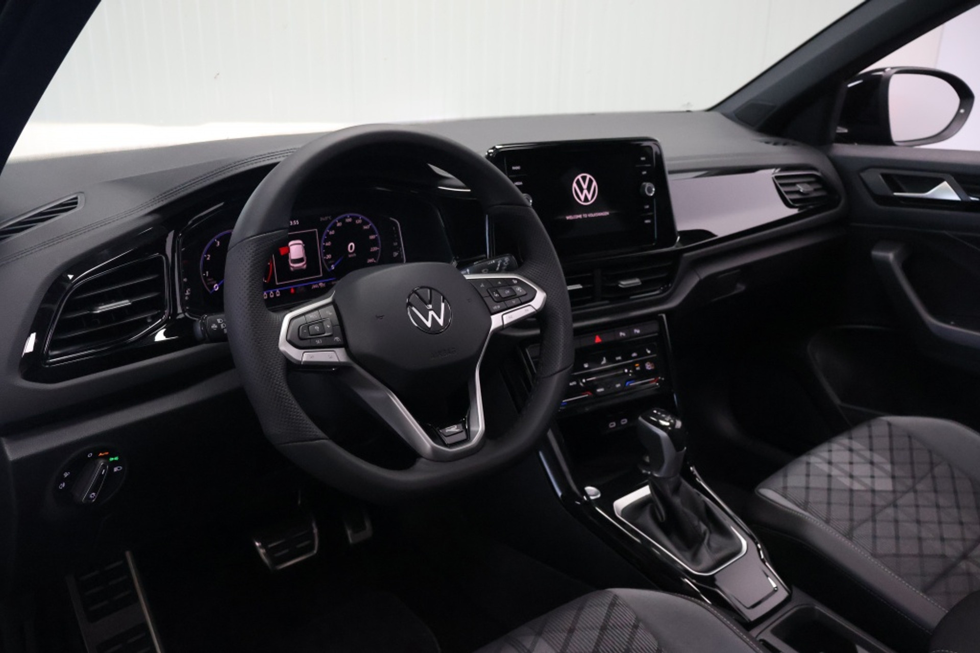 46919845-2.jpg