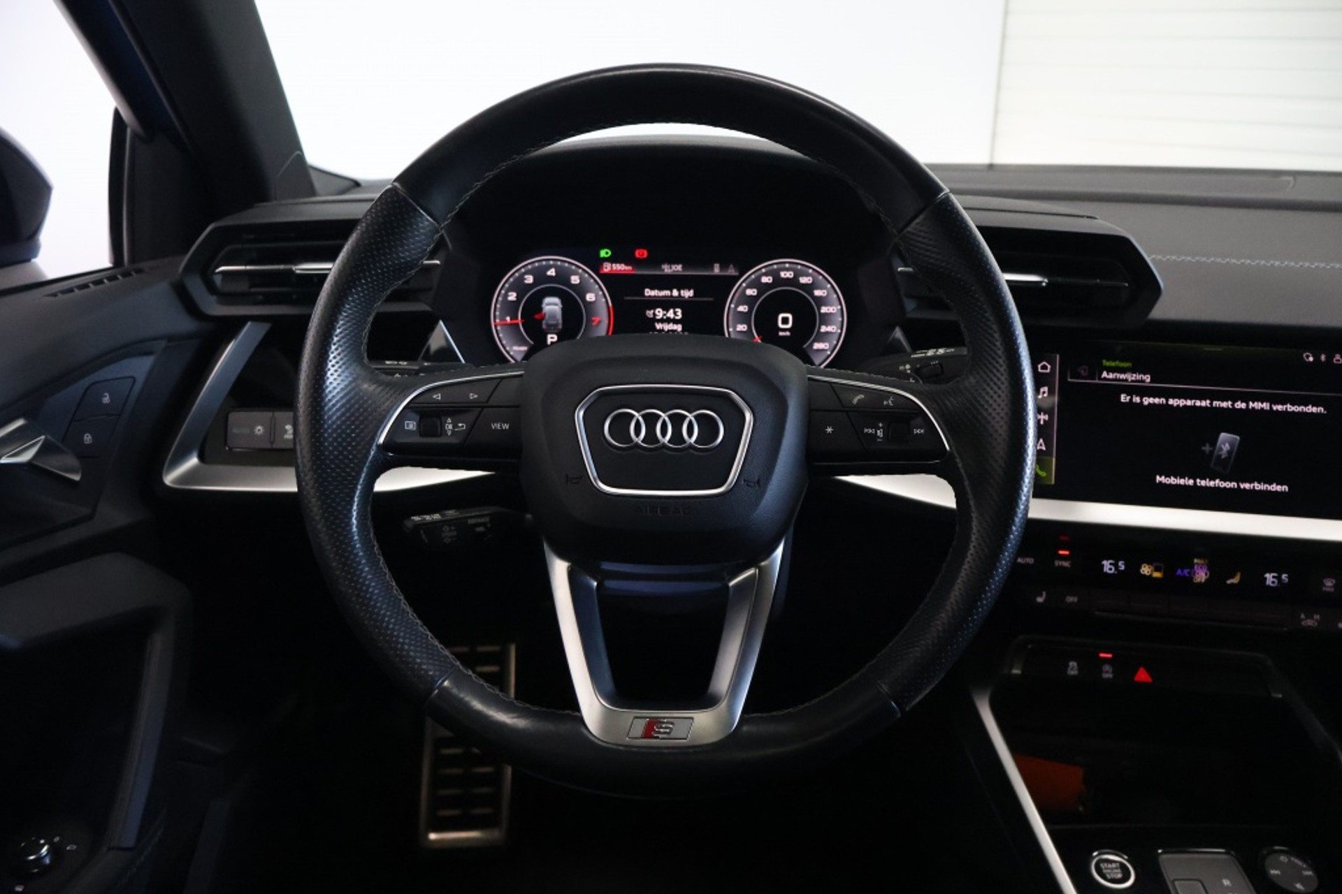 47011860-9.jpg