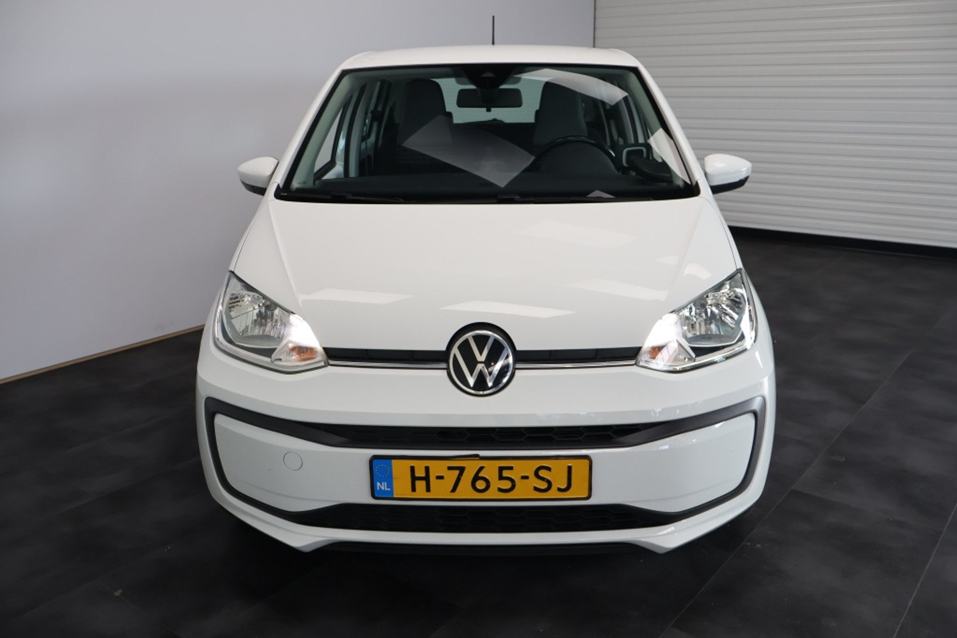 47076647-1.jpg