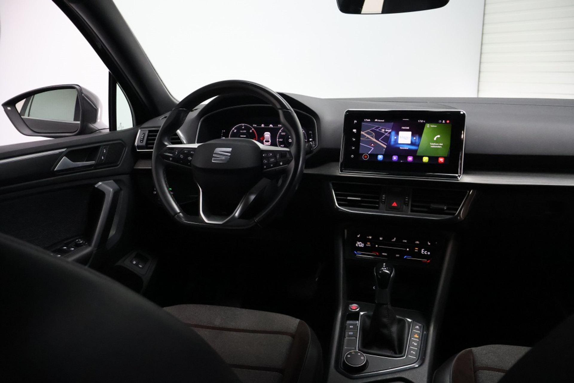 48093794-20.jpg