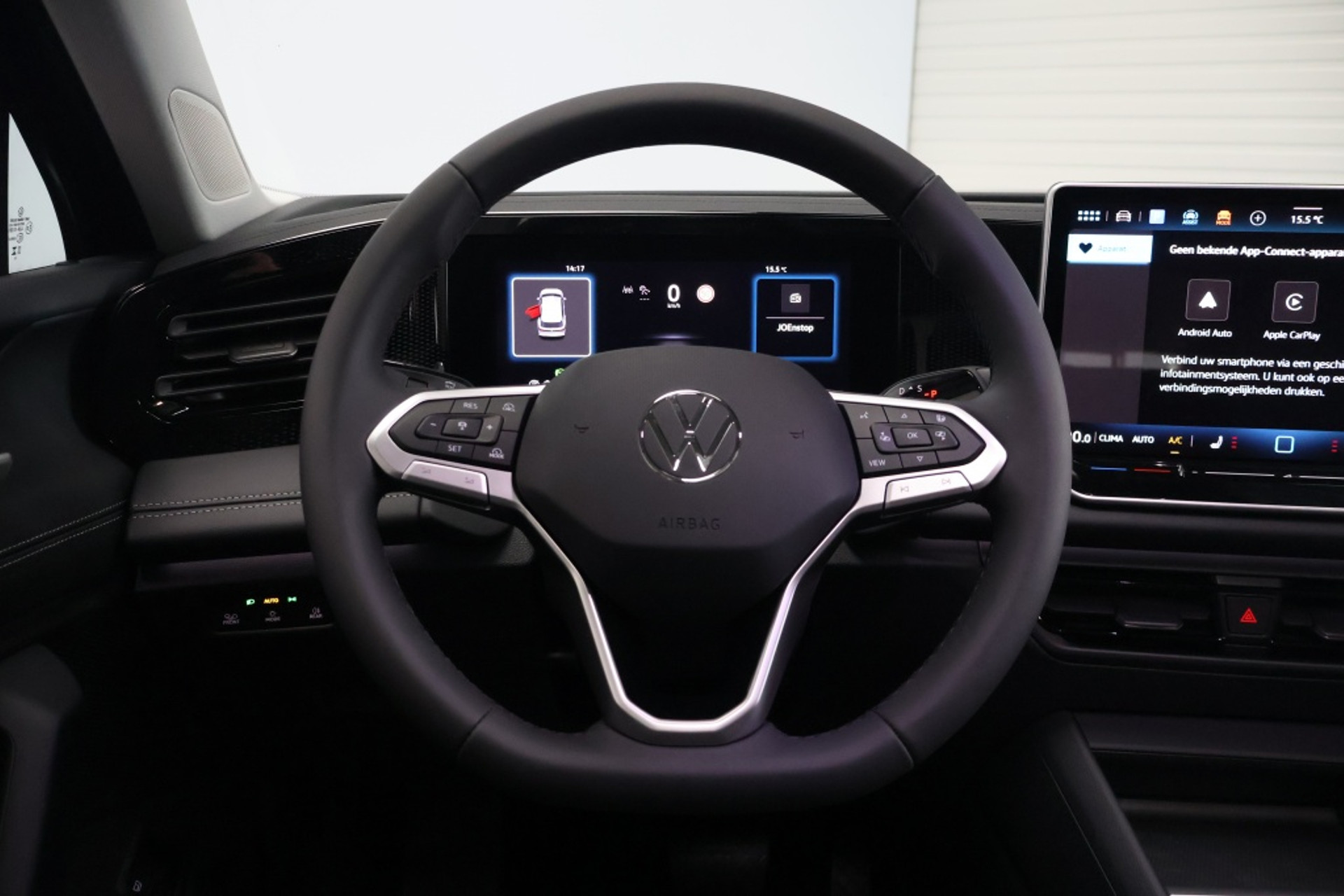 48193092-9.jpg