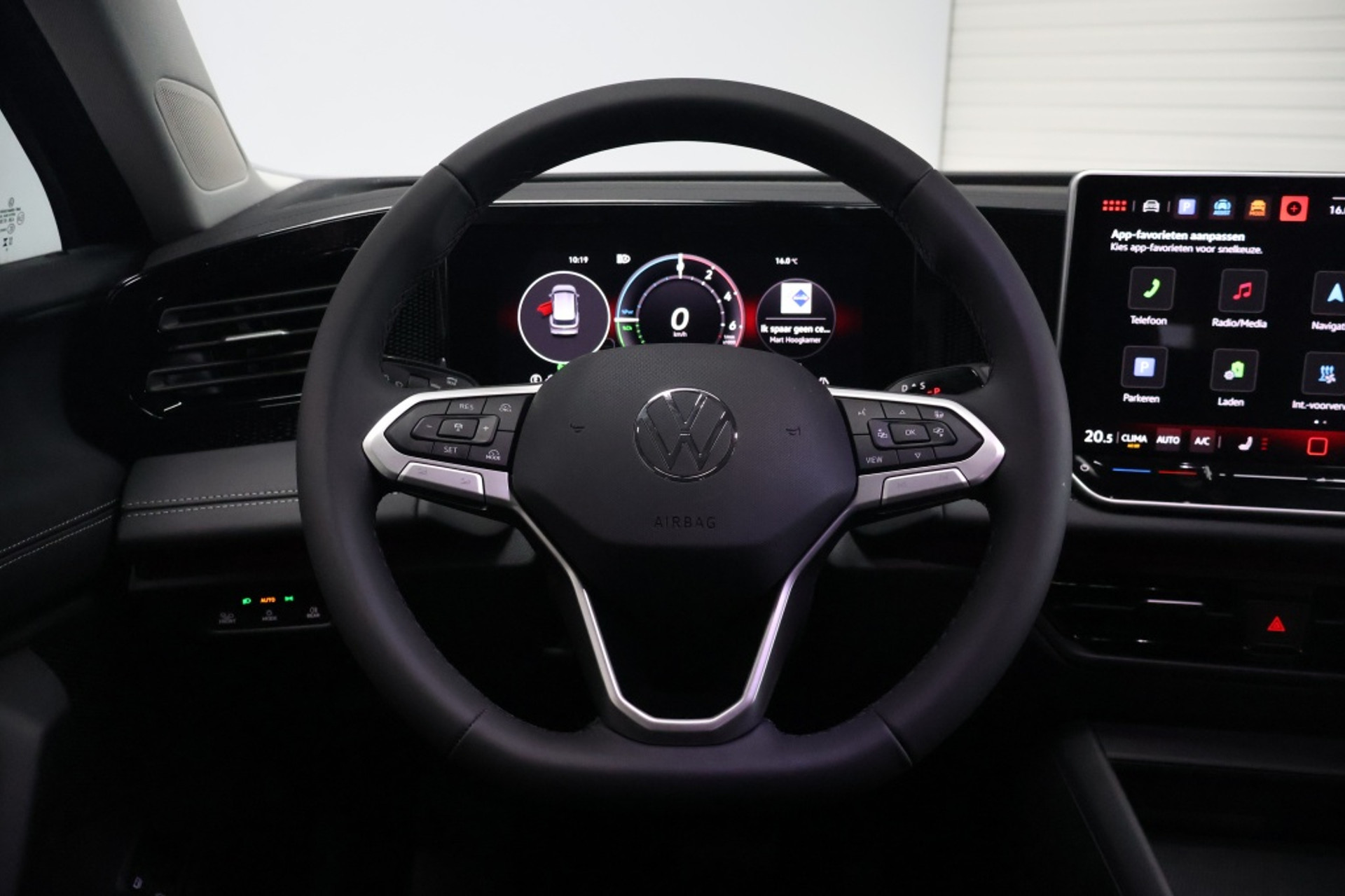 48235736-10.jpg