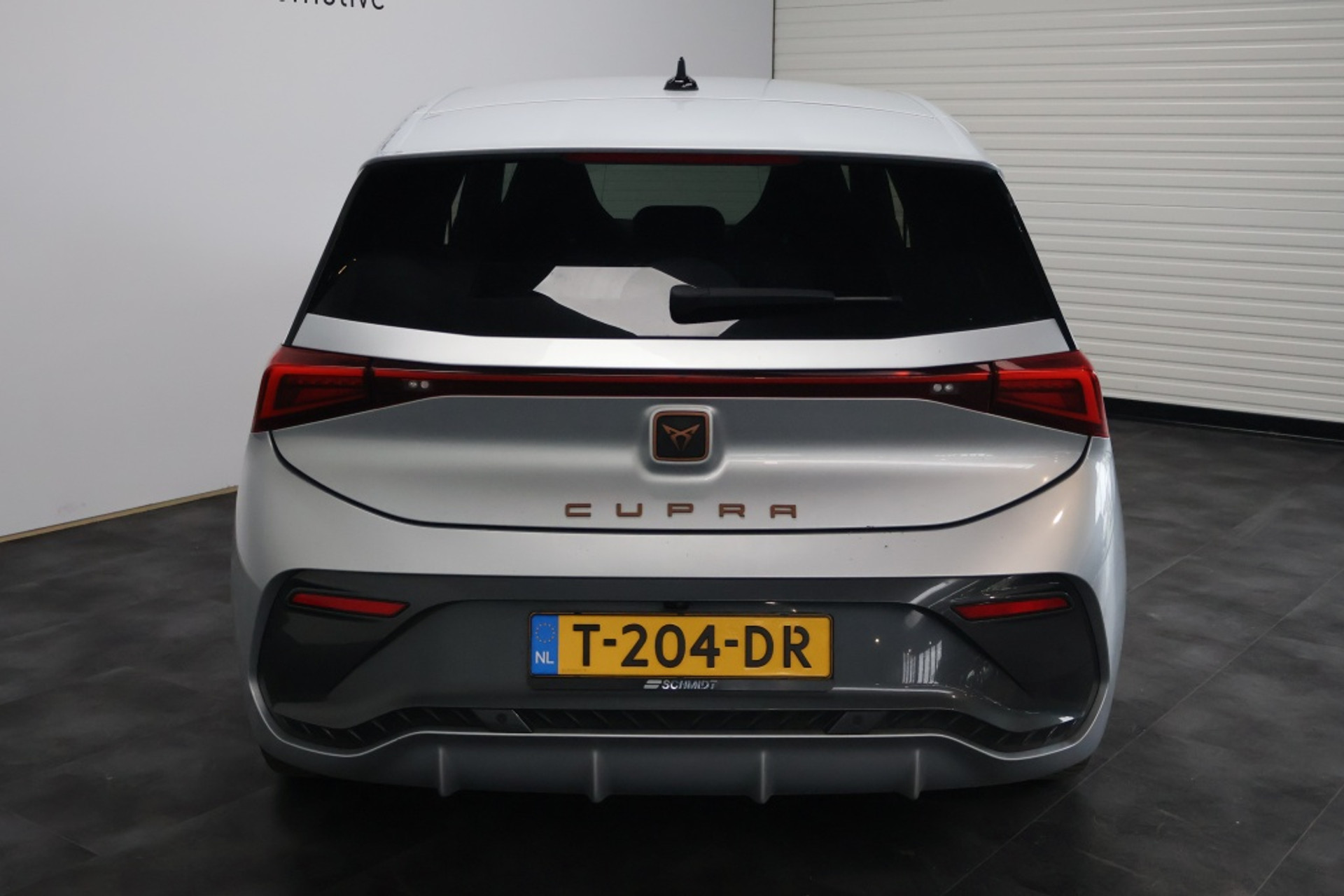 48483304-4.jpg