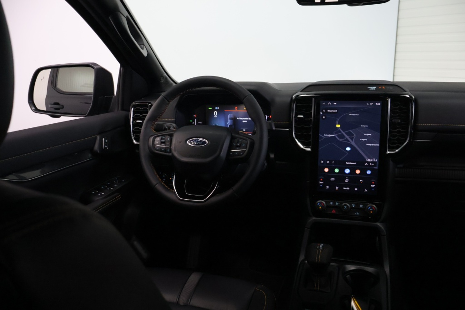 48493391-26.jpg