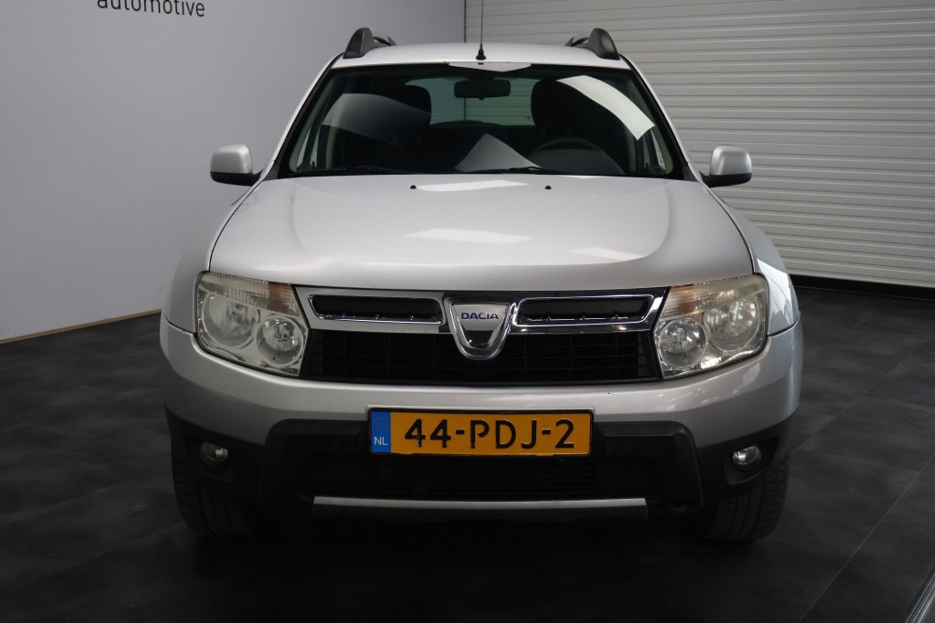 48622210-1.jpg